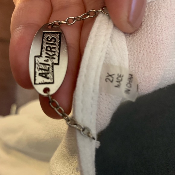 Rainbow white flowy strap crop top - Picture 4 of 4